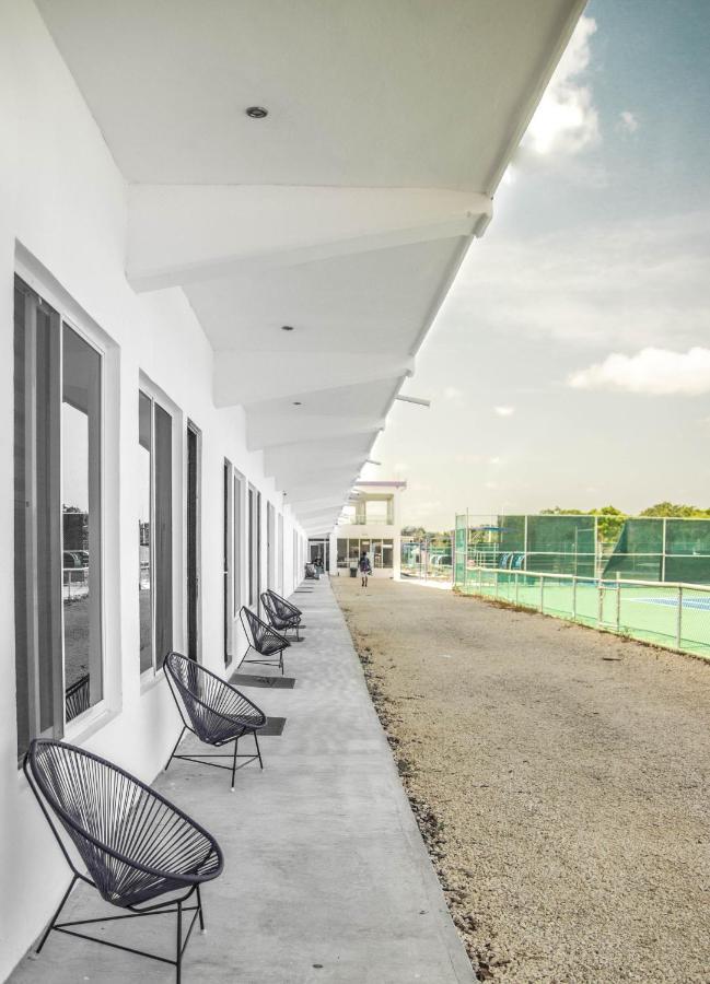 Cancun Tennis Inn Cancún Zewnętrze zdjęcie
